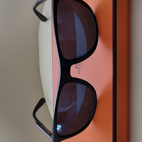 Ray Ban Sunglasses - Picture 2 of 7